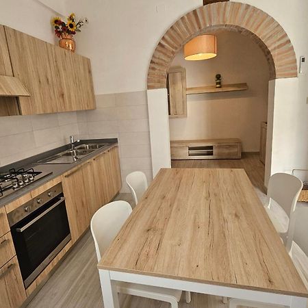 Appartamento Via Roma Castelnuovo D'Elsa Экстерьер фото